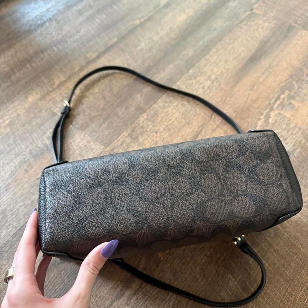 Coach purse - Picture 3 of 6
